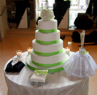  Wedding Cake With Ribbon